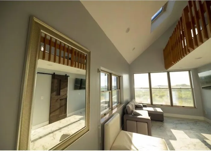 Beachfront Chalet Indian Rocks *